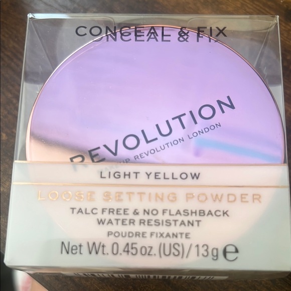 Revolution Yellow Setting Powder Water-Resistant Matte Finish Light Yellow - Picture 4 of 6